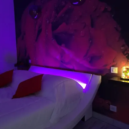 L'escale Romanesque לינה וארוחת בוקר 4*