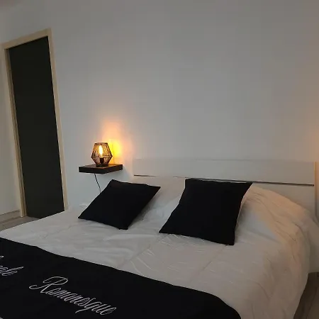 L'escale Romanesque Bed & Breakfast