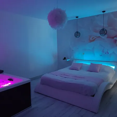 L'escale Romanesque לינה וארוחת בוקר 4*