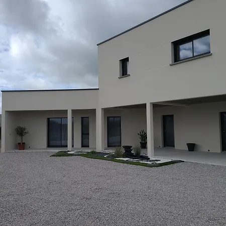 L'escale Romanesque לינה וארוחת בוקר Ozeville