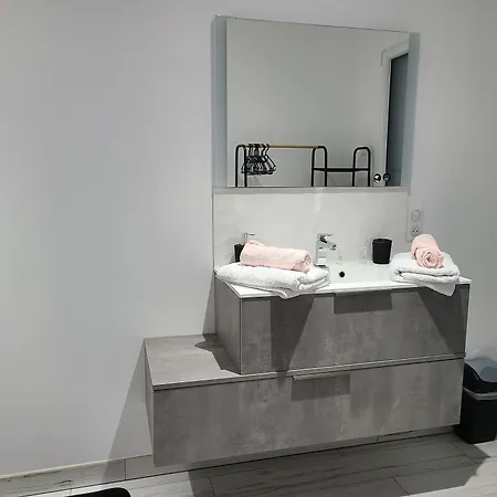 לינה וארוחת בוקר L'escale Romanesque Ozeville