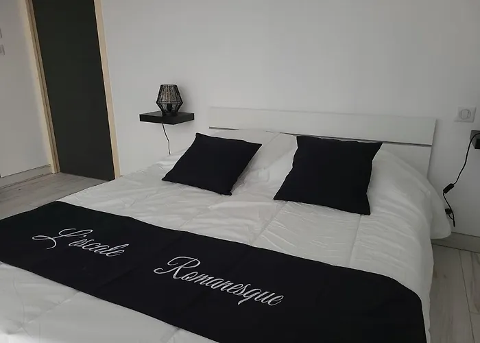 L'escale Romanesque Ozeville