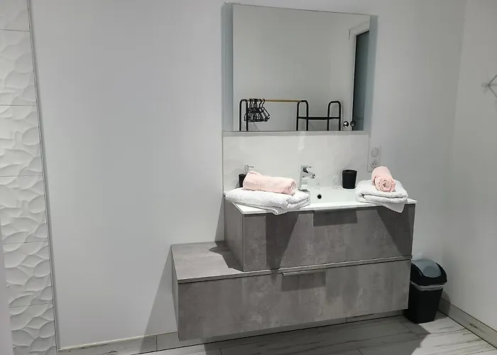 L'escale Romanesque 4* Ozeville