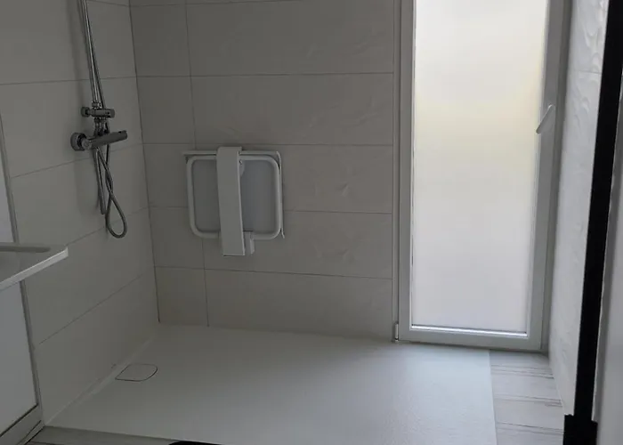 L'escale Romanesque Nocleg ze śniadaniem 4*