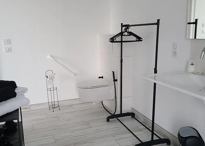 L'escale Romanesque Nocleg ze śniadaniem 4*