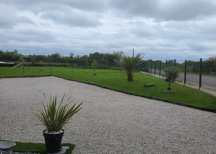 L'escale Romanesque Nocleg ze śniadaniem 4*